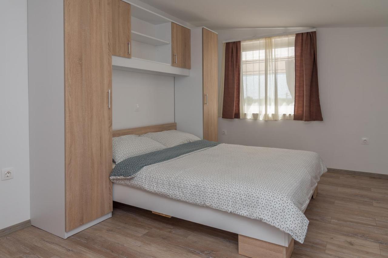 Apartmani Krzak Nin Zewnętrze zdjęcie