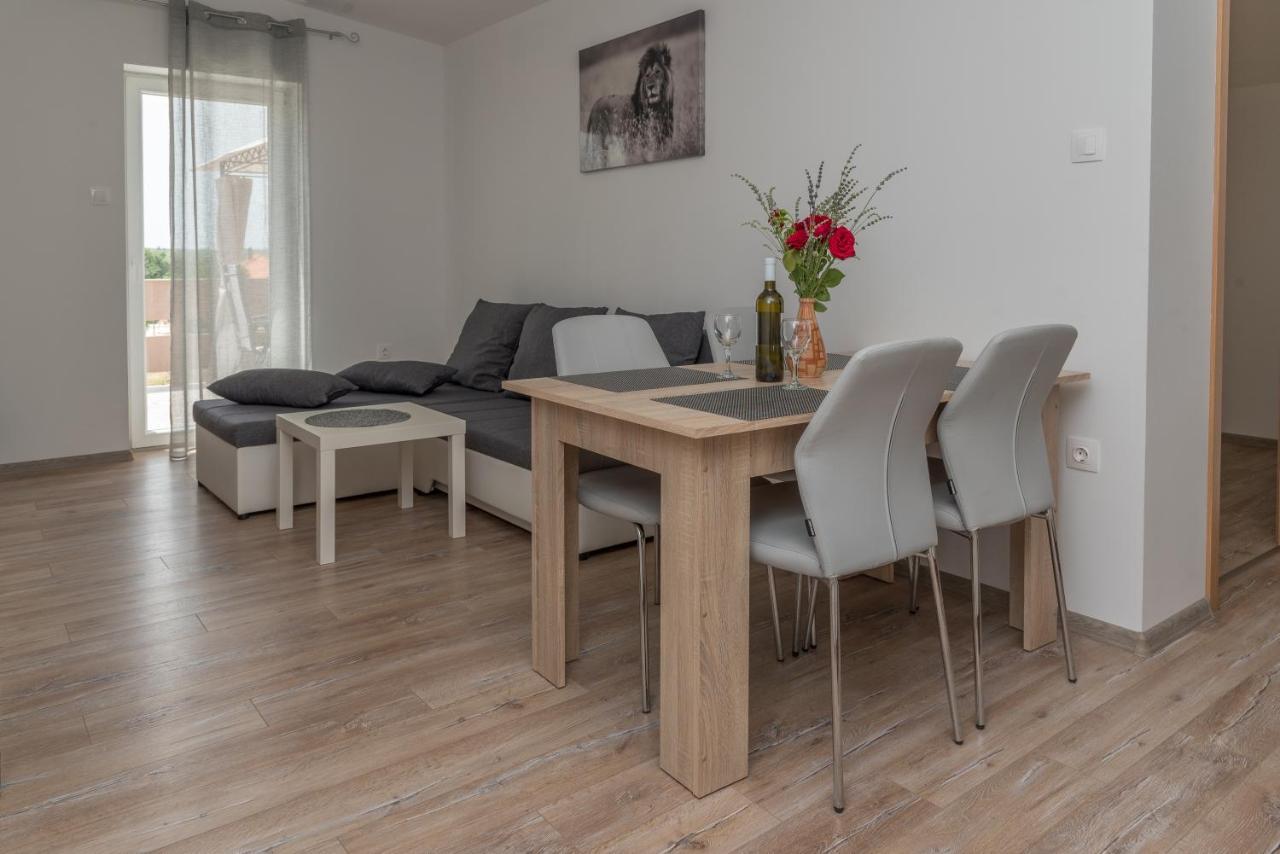 Apartmani Krzak Nin Zewnętrze zdjęcie